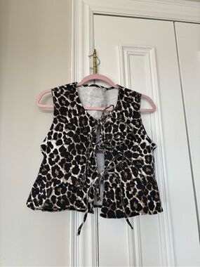 Cropped  Leopard Print Tie-Front-Peplum Vest Top - Brown/Black